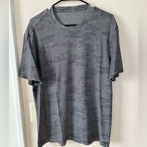 lululemon athletica Charcoal Patterned Short Sleeve Tee